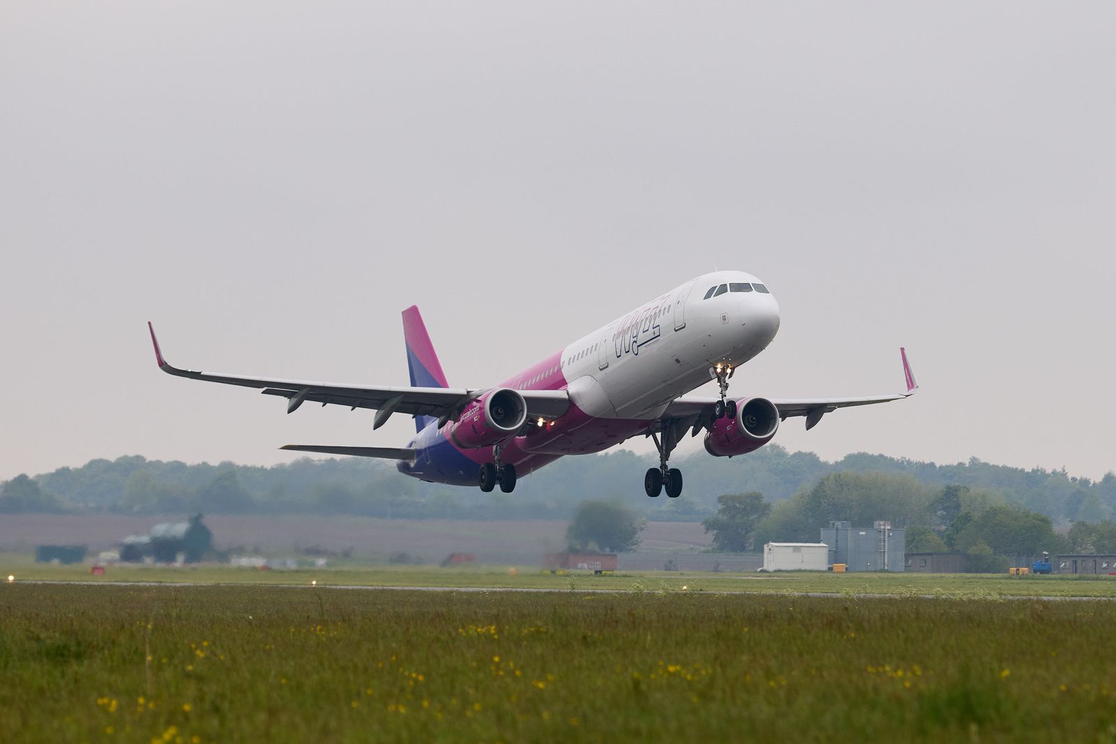 Wizz Air restarts flights from Doncaster Sheffield Airport