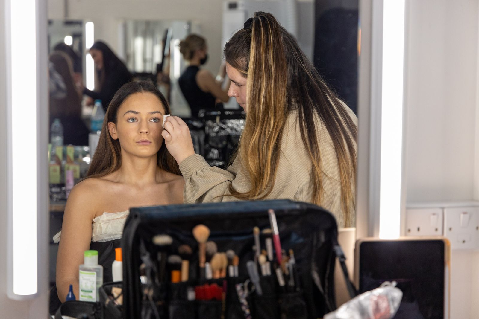 International make-up artist gives masterclass to budding Bradford College talent