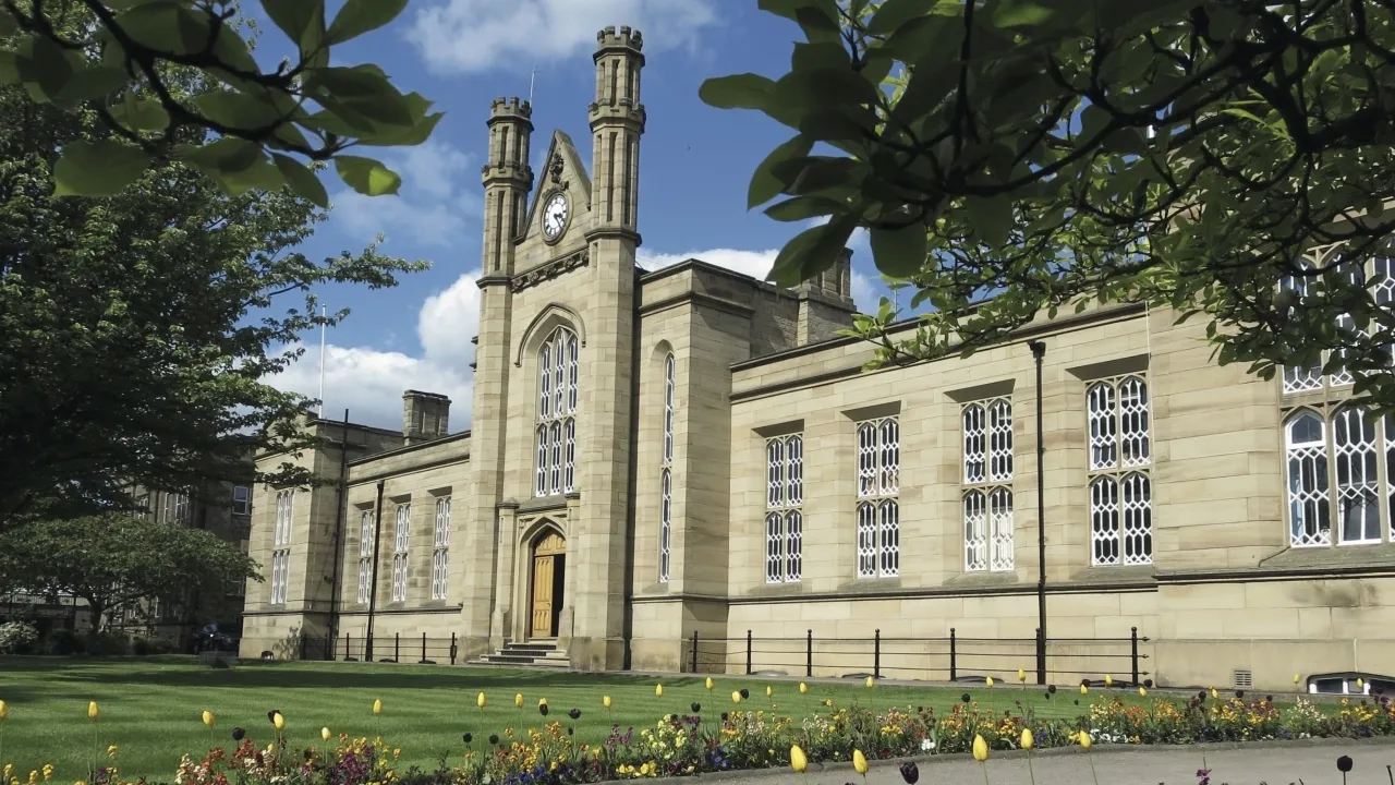 Queen Elizabeth Grammar School to provide additional bursaries thanks to alumni gift of over £1million
