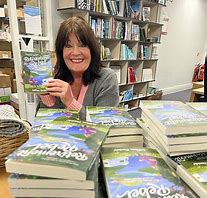 Bestselling author set to inspire guests at local Writers Retreat this September