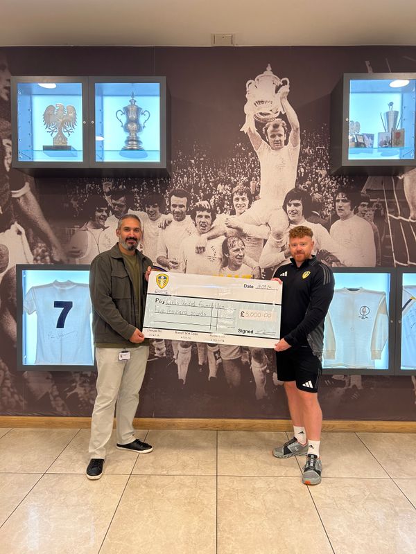 On Your Bikes! Yorkshire brothers raise £5,000 in epic ride for Leeds Utd Foundation