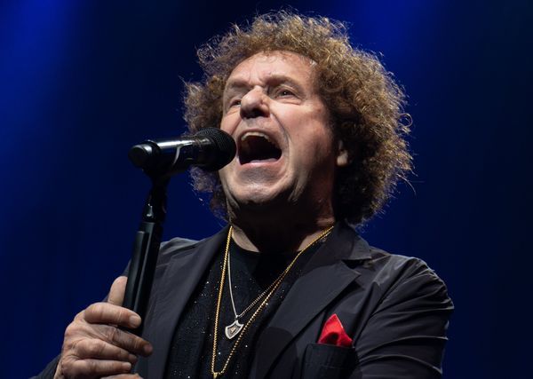 Leo Sayer plays Holmfirth