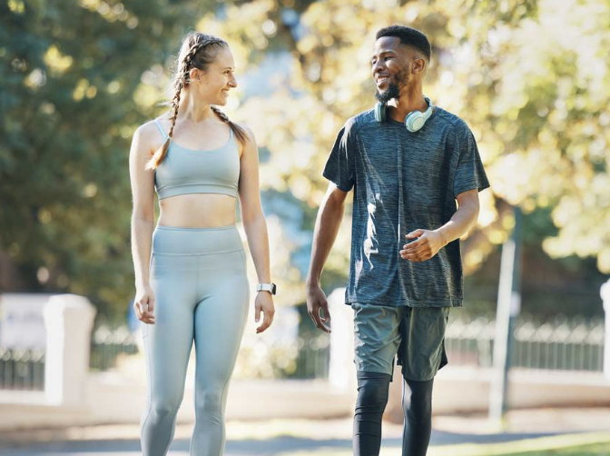Expert offers walking tips as Brits struggle to reach 10,000 daily steps
